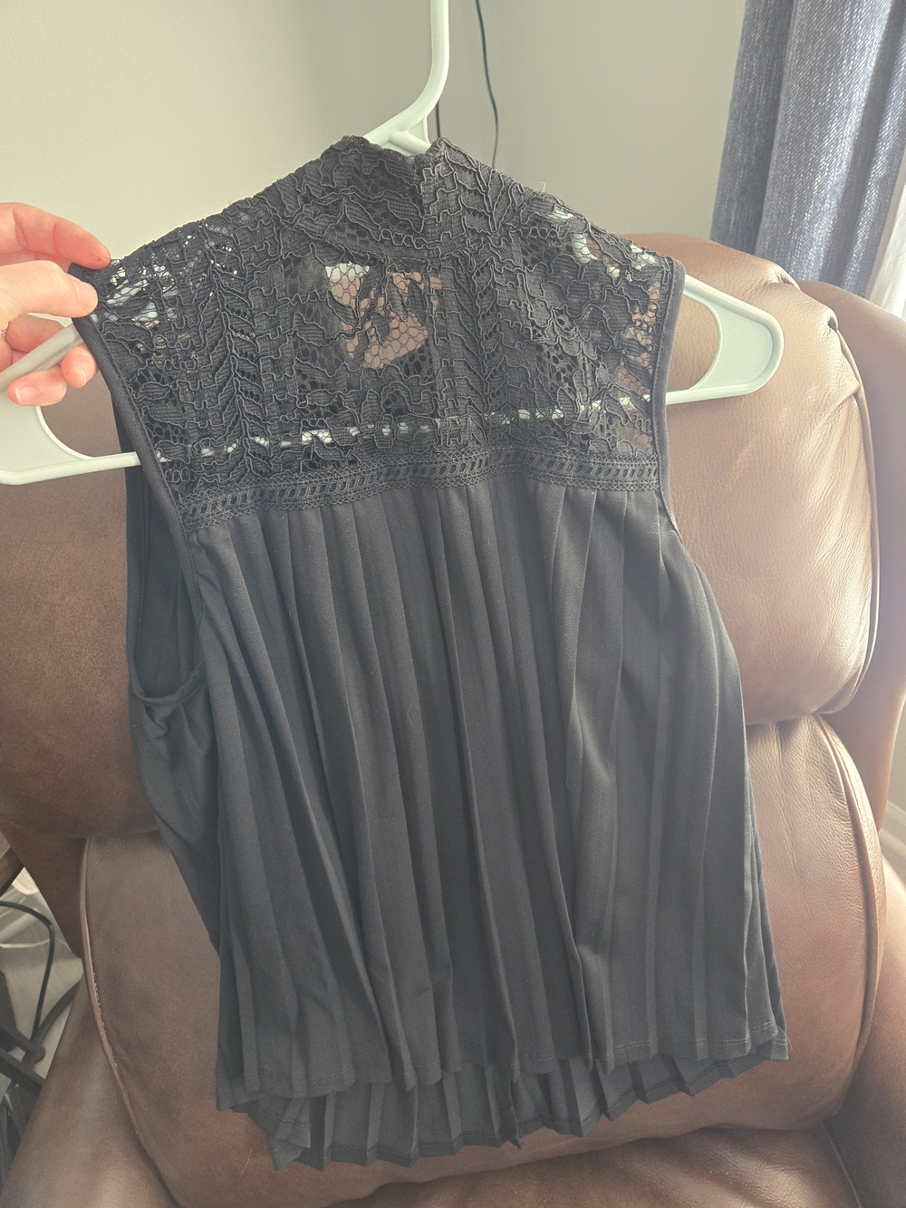 Cable & Gauge Black Sleeveless Lace Yoke Pleated Blouse